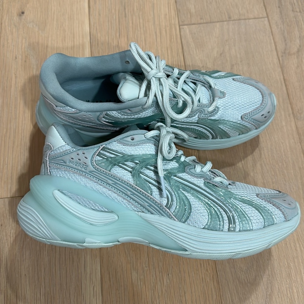 PUMA Inverse Premier Women’s Sneakers - Size 8 NWOT